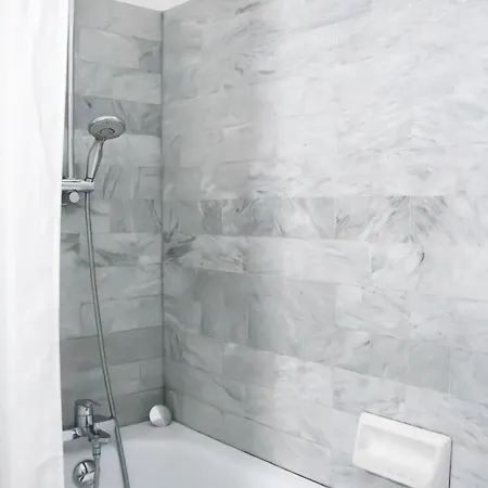 Apartment Studio Bir-hakeim Nearby Eiffel Tower Studio Bir-hakeim 6 Paris